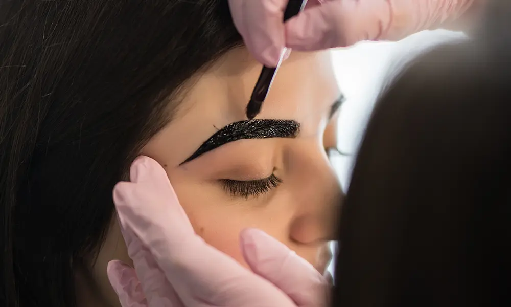 can i dye my brows with hair dye​