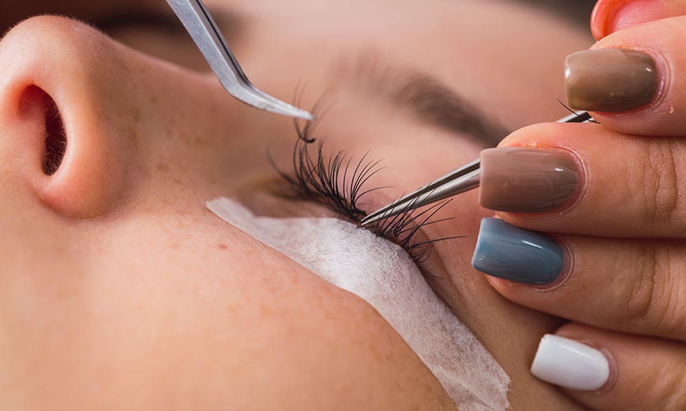 how do i get eyelash extensions off, how to remove lash extensions​